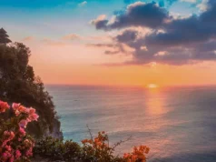 Geleneksel Bali Dans Gösterisi: Keçak Dansı, Uluwatu uluwatu tapınağı