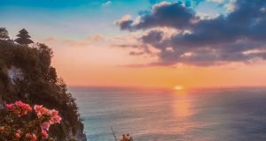 Geleneksel Bali Dans Gösterisi: Keçak Dansı, Uluwatu uluwatu tapınağı