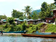 Mulu Ulusal Parkı: Panan Köyü, Winds ve Clear Water Mağaraları Penan Koyu, Sarawak, Borneo