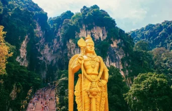 Hinduların Kutsal Mağara Tapınağı: Batu Temple Cave Lord Murugan