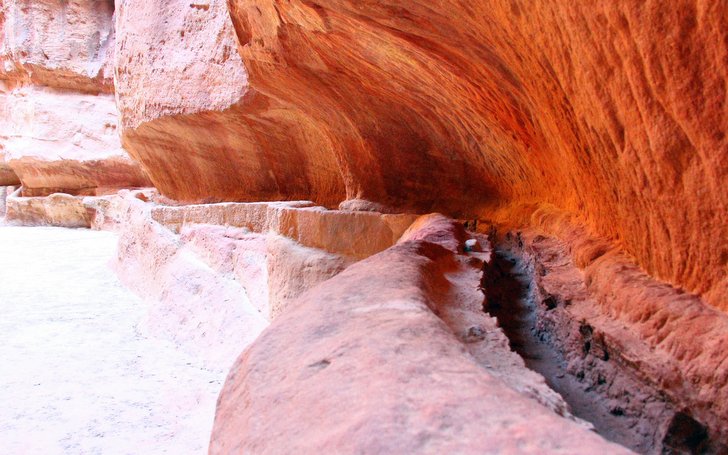 The-Siq-Water-Pipe