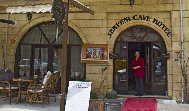 Jerveni-Cave-Hotel