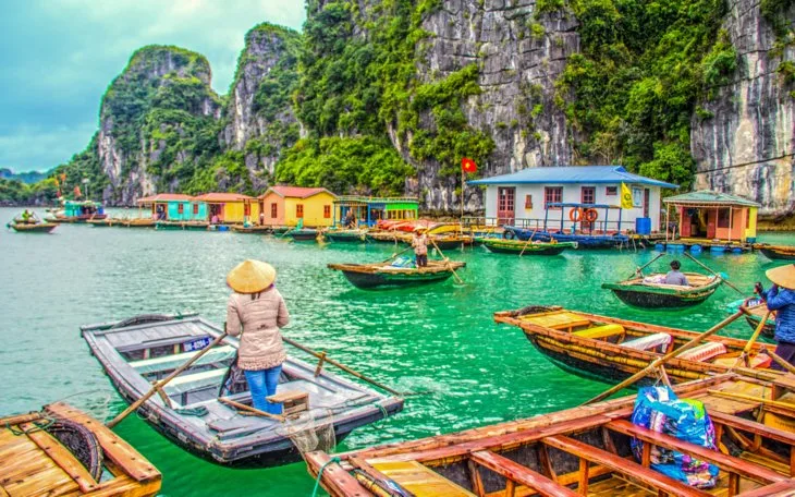 Yüzen Köy, Halong Bay, Vietnam