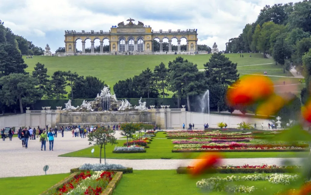 Orta-Avrupa-Schonbrunn-Sarayi
