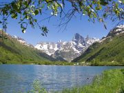 Kafkas Dağları Arasında Enfes Bir Coğrafya: Dombay Dombai, Russia