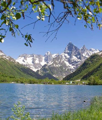 Kafkas Dağları Arasında Enfes Bir Coğrafya: Dombay Dombai, Russia