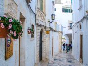 Itria Vadisinin Balkonu: Locorotondo, Puglia Locorotondo