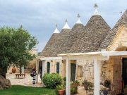 Puglia’nın Ünlü Trulli Evleri Agriturismo Masseria Madonna dell’Arco