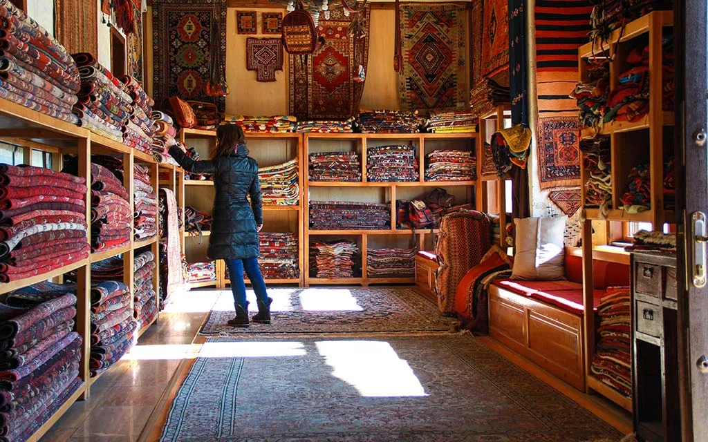 Galeri-Faruk-Uchisar