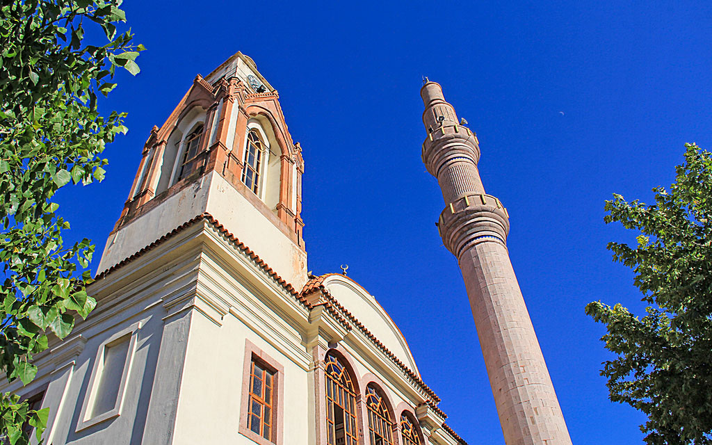 Saatli Camii (Ayos İanni Kilisesi), Ayvalık