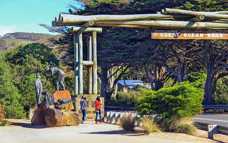 Memorial Arch at Eastern View