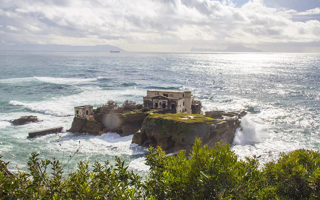 Gaiola Adası, Napoli