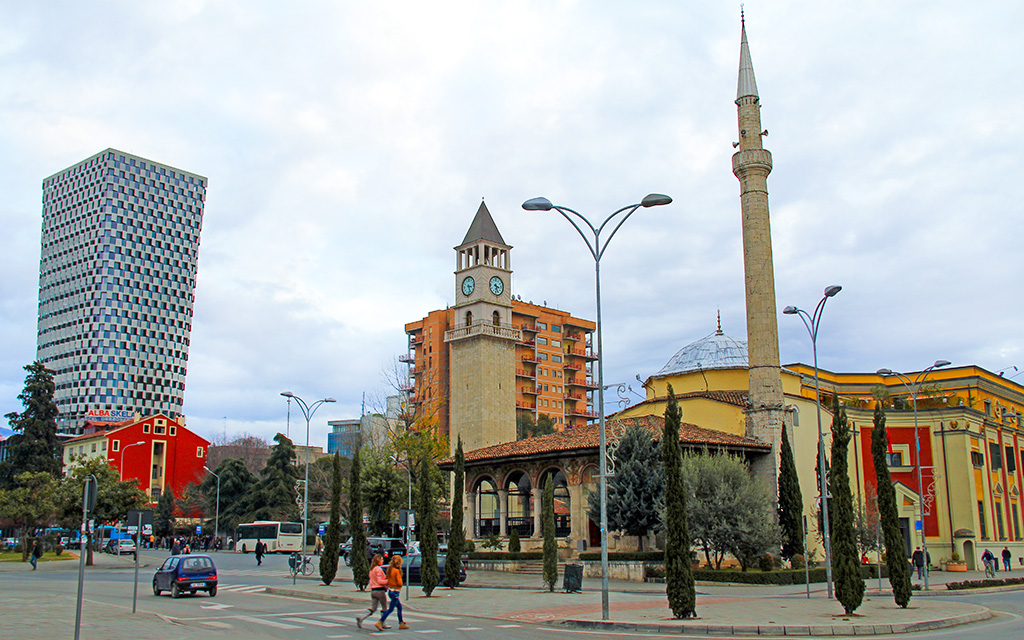 Hacı Ethem Bey Camii, Tiran