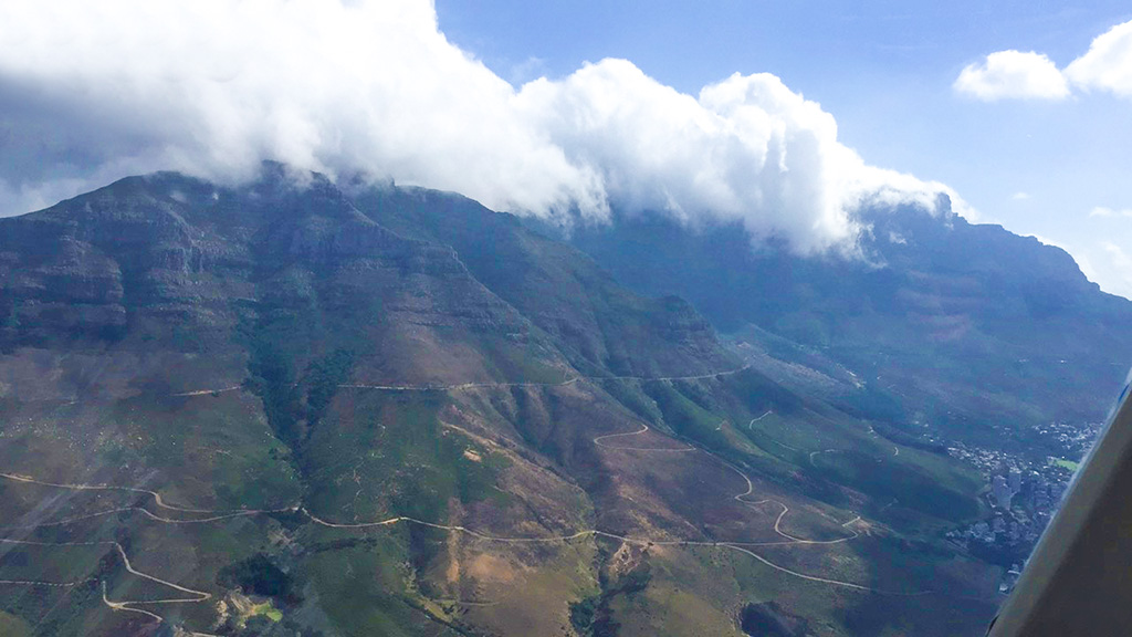 Cap-Town-Air-Table-Mountain