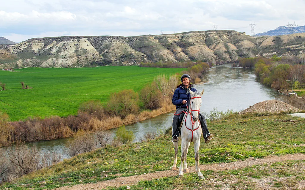 Avanos Akhal Tepe Çiftliği