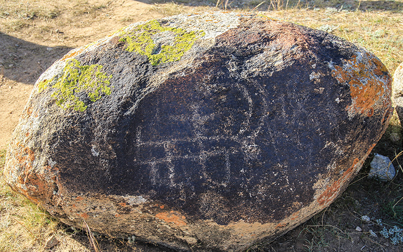 Issyk Lake, Petroglyphs