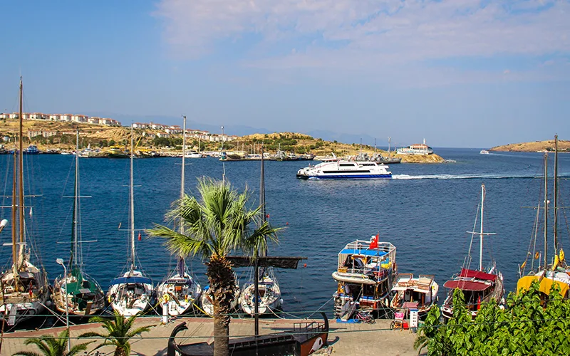 izmirden focaya nasıl gidilir