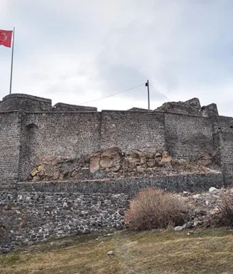 kars kalesi hakkinda bilgiler