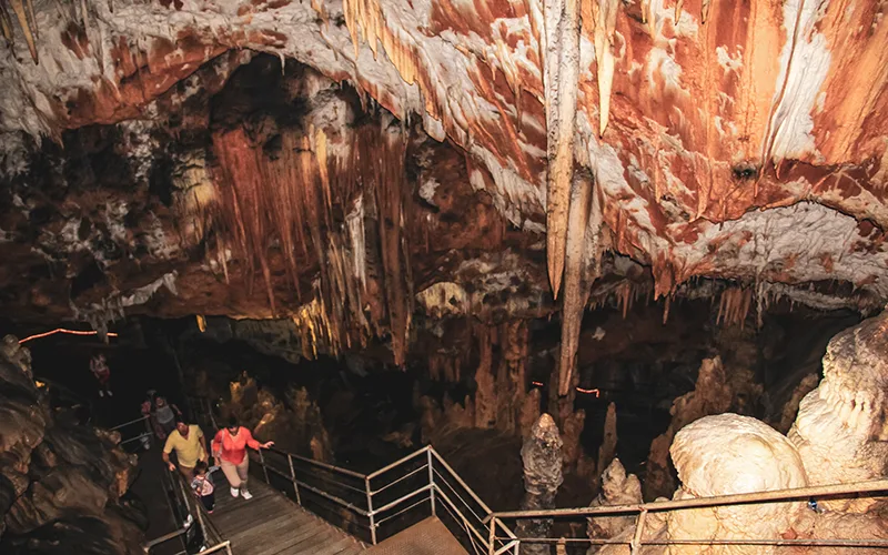 oylat mağarası nerede