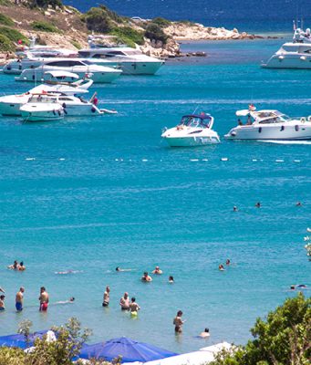 Çeşme’nin Turkuaz Renkli Koyu: Sera Plajı, Dalyan sera plajı