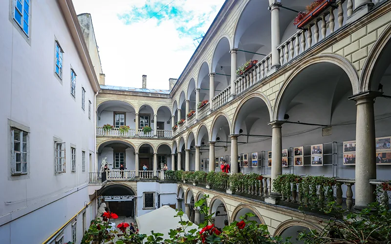 ukrayna lviv gezilecek yerler