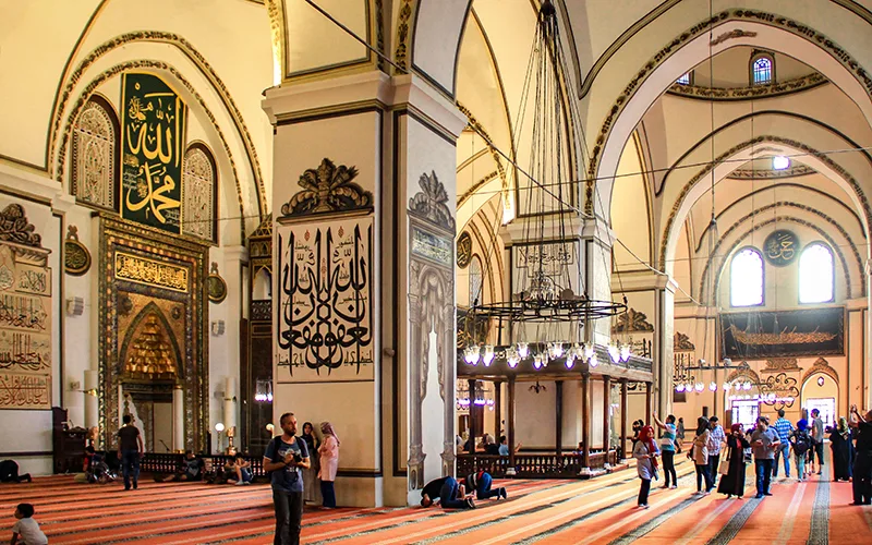 bursa gezilecek yerler ulucamii