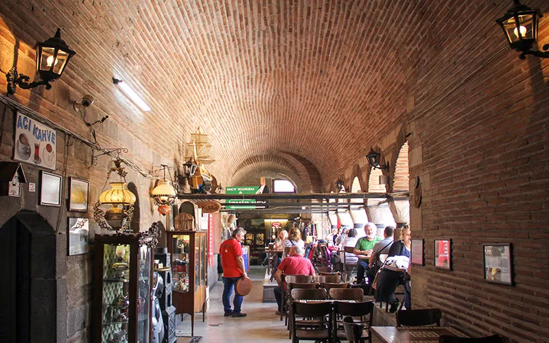 izmir tarihi yerler hanlar