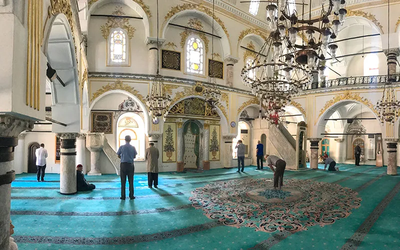 izmir tarihi yerler şadırvanaltı