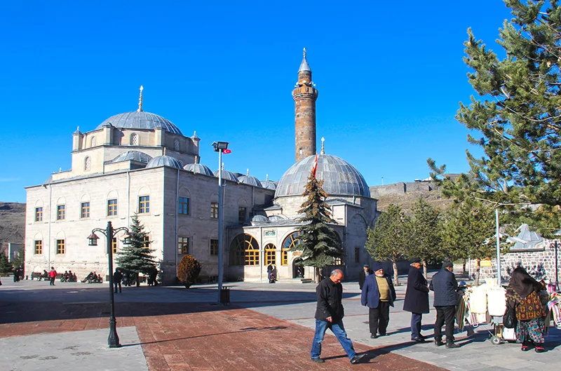 Ebul Hasan Harakani Türbesi