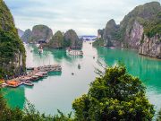 Ejderin Suya İndiği Yer: Halong Bay, Vietnam halong bay vietnam