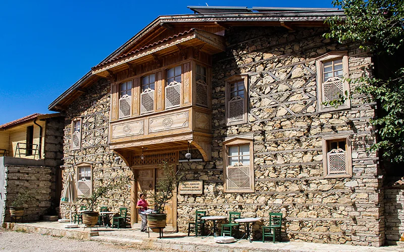 düğmeli evler hakkında bilgiler