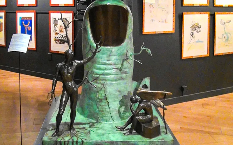 Paris Espace Salvador Dali