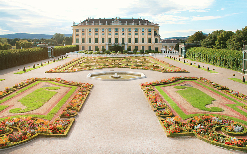 Schönbrunn Sarayı