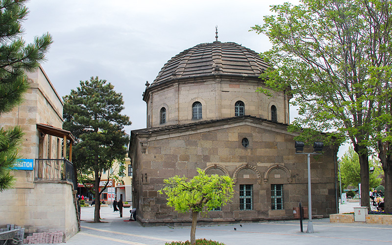 zeynel abidin türbesi