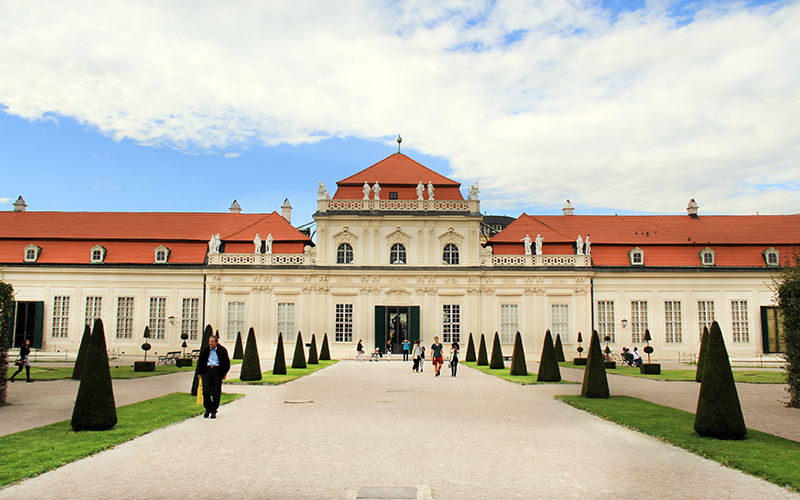 Asağı Belvedere Sarayı