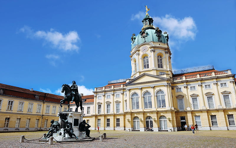 Charlottenburg Sarayı