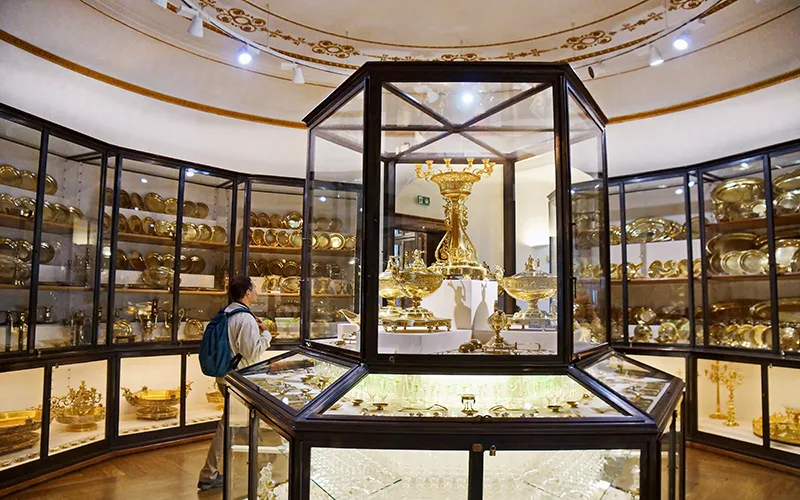 hofburg gumus kolleksiyonu