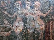 Narlıkuyu Mozaik Müzesi: Üç Güzeller Mozaiği, Silifke   üç güzeller mozaiği narlıkuyu