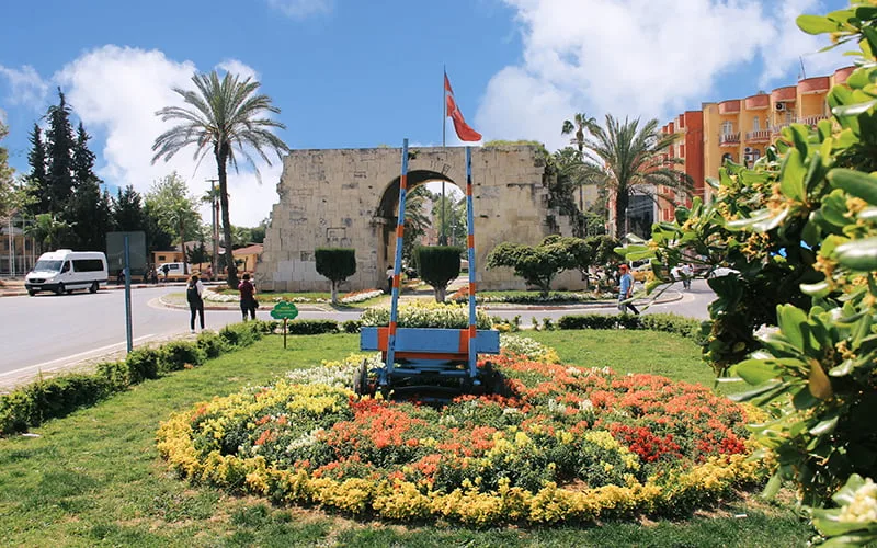 Tarsus kleopatra kapısı