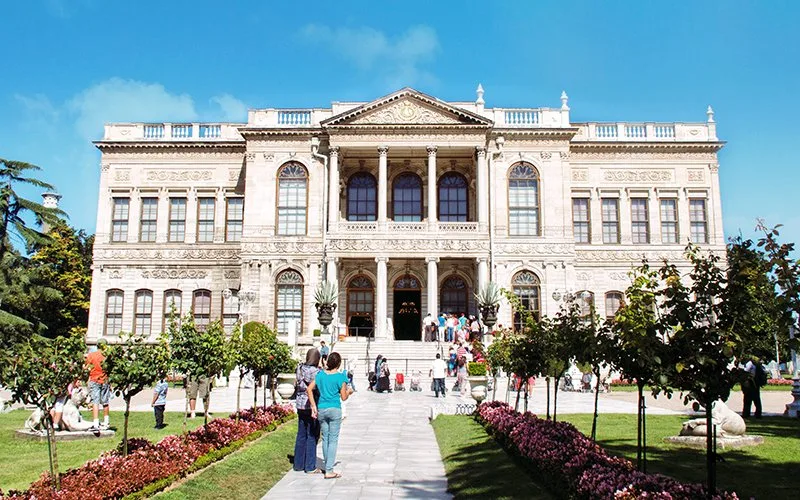 Dolmabahçe Sarayı