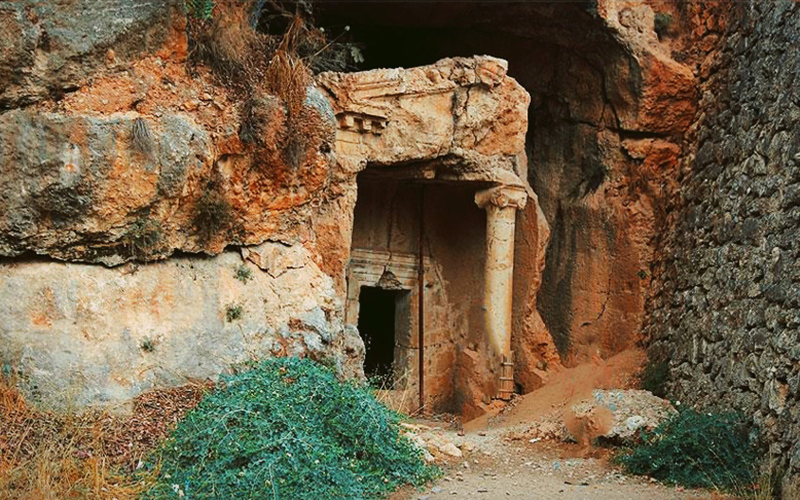 akyaka kaya mezarları