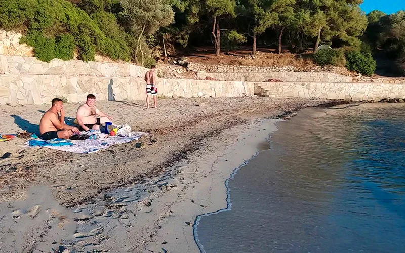 Ekmeksiz Plajı, Seferihisar