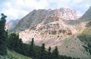 Aladağlar Milli Parkı Rehberi: Zirveler, Rotalar ve Kamp Alanları Aladağlar