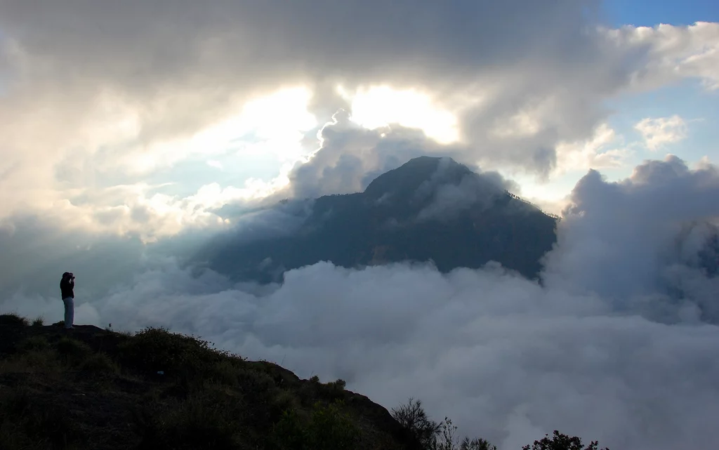 Mount Rinjani Yanardağı