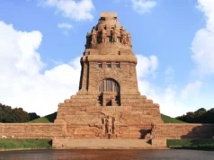 Uluslar Muharebesi Anıtı