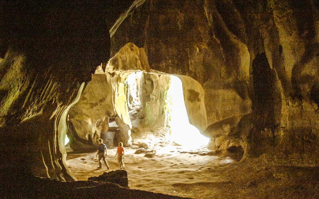 Laos Pha Thok Cave