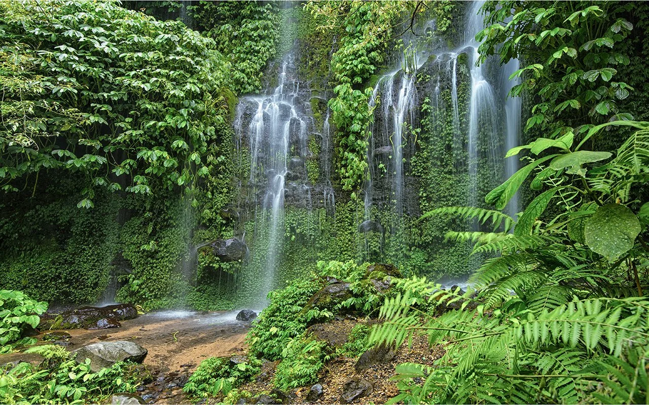 Benang Kelambu Şelalesi
