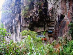 2000 Yıllık Gizemli Gelenek: Asılı Tabutlar   Asılı Tabutlar