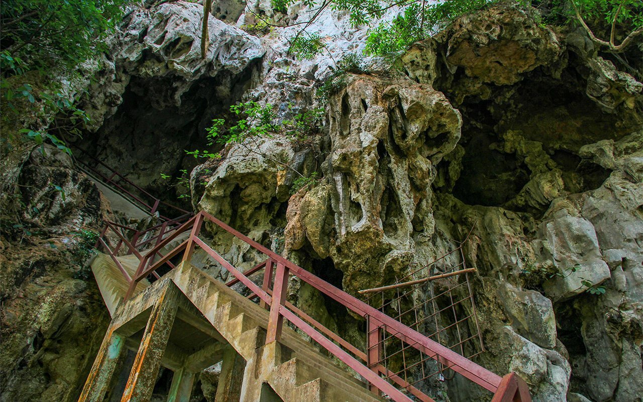 Phathok Cave, Nong Khiaw