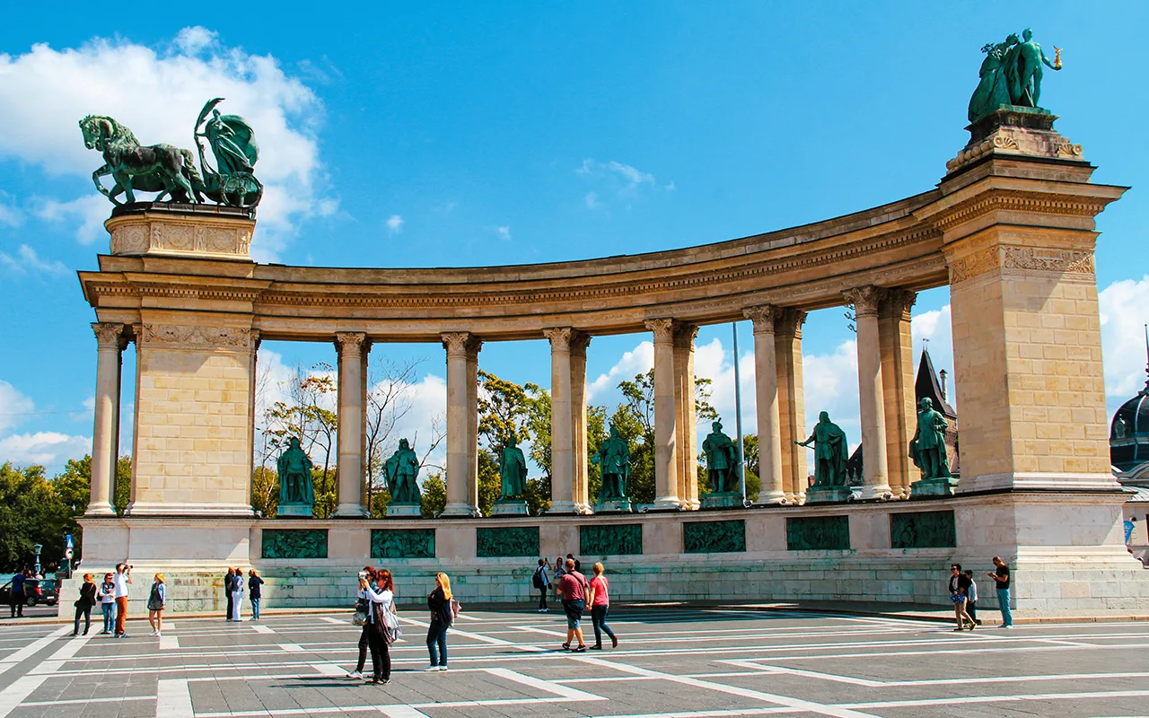 Kahramanlar Meydanı, Budapeşte